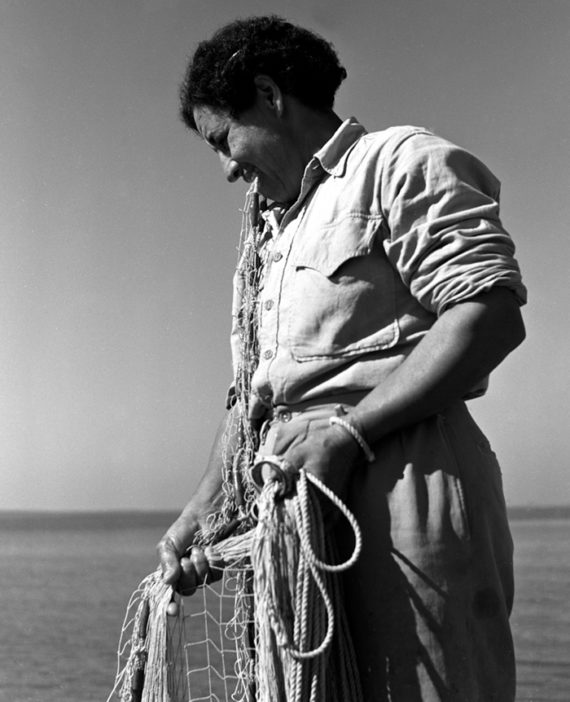 2 Esperanza Woodring Prepping the Net